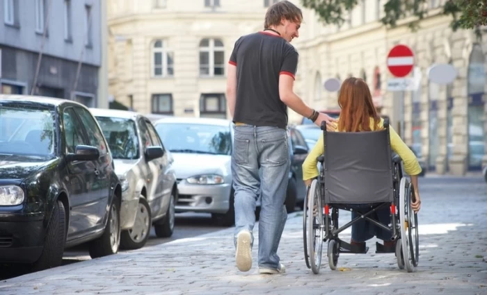 «Παραμένει εξαγγελία ο διαχωρισμός ΕΕΕ και επιδόματος» — «Το κράτος κλείνει τα αυτιά του»